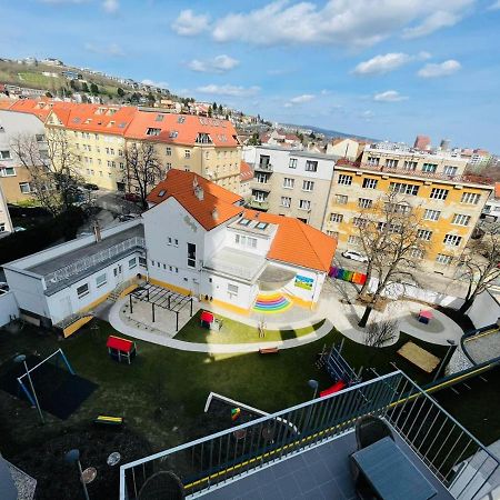 New Luxury City Centre Apartment With Panoramic View, Free Parking Bratislava Luaran gambar