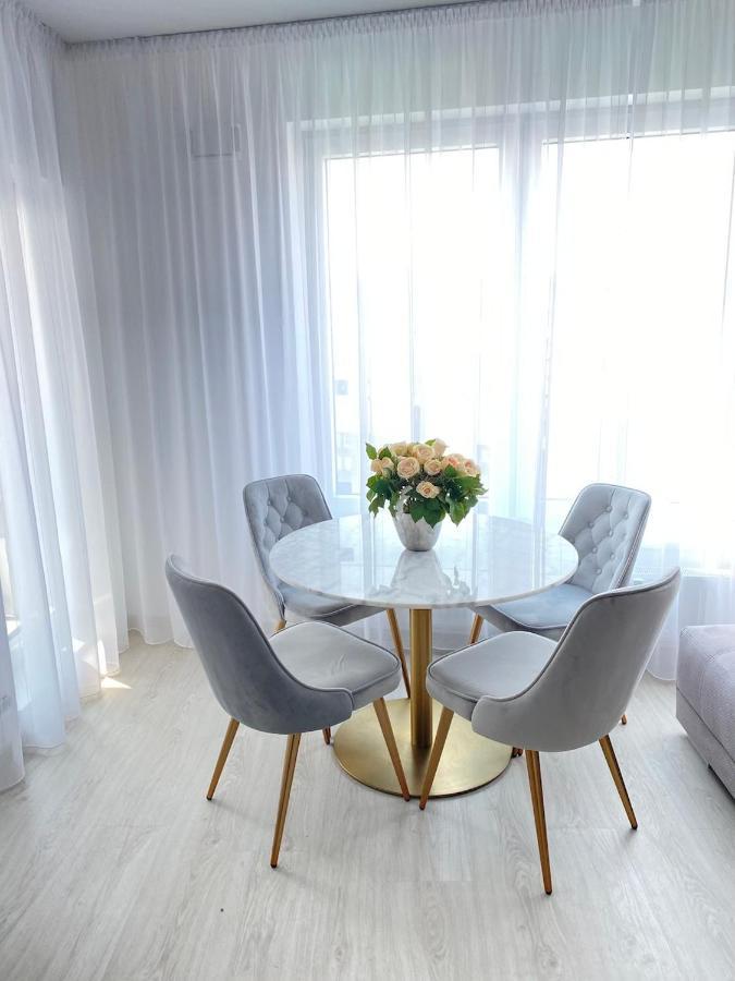 New Luxury City Centre Apartment With Panoramic View, Free Parking Bratislava Luaran gambar