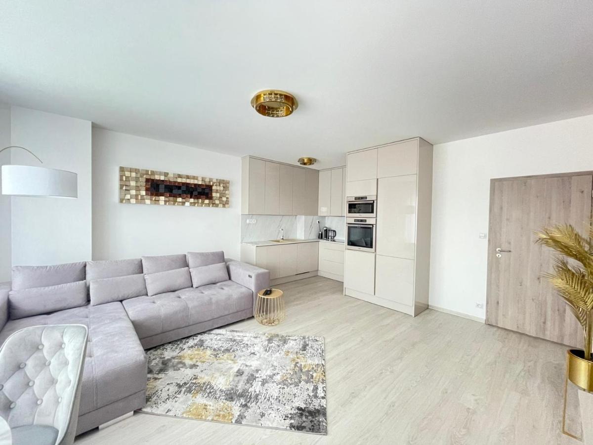 New Luxury City Centre Apartment With Panoramic View, Free Parking Bratislava Luaran gambar