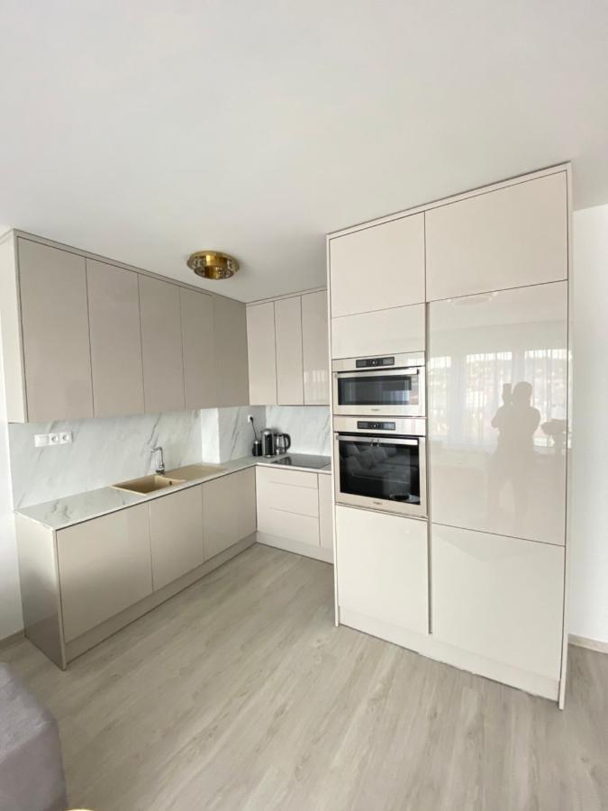New Luxury City Centre Apartment With Panoramic View, Free Parking Bratislava Luaran gambar