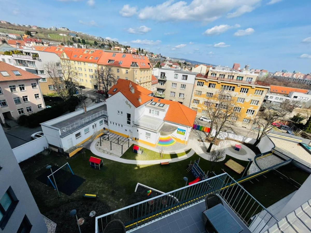 New Luxury City Centre Apartment With Panoramic View, Free Parking Bratislava Luaran gambar